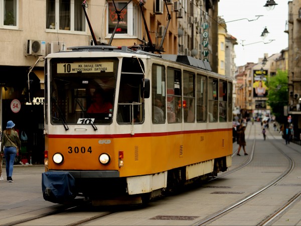Месечните карти за една линия в градския транспорт в София