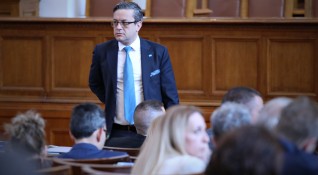 Изявлението на Корнелия Нинова че ще върне мандата на 15
