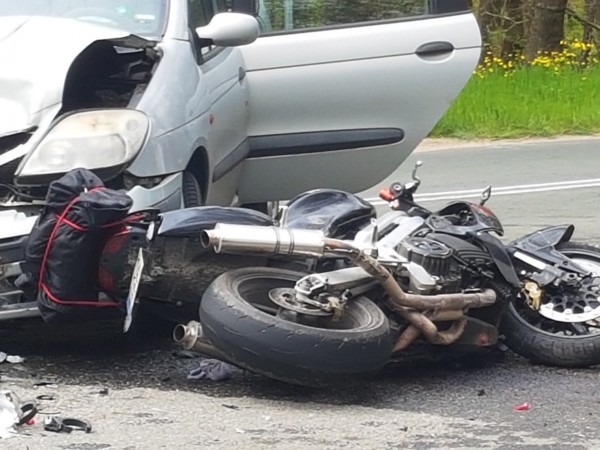 Катастрофа между мотор и кола временно затвори пътя София-Варна в