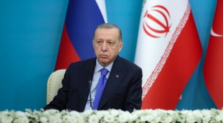 Турция е решена да продължи със своите опити да договори