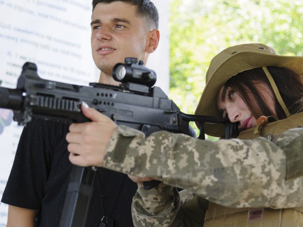 Над 50 000 жени служат във Въоръжените сили на Украйна