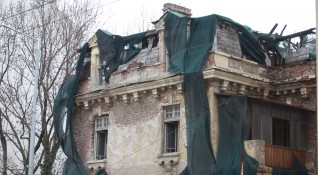 Столична община продължава действията си за спасяването на къщата на