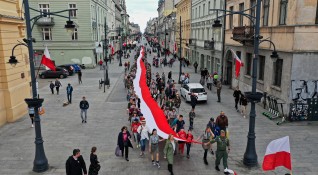 ЕС очаква Полша да изпълни своите ангажименти за да получи