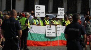 Пътните строители спират с протестите ще търсят диалог със служебно