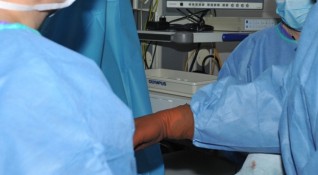 Лекари от отделението Уши нос гърло УНГ в УМБАЛ Бургас спасиха