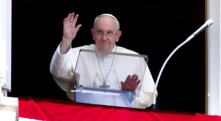Ватиканът съобщи че папа Франциск ще пътува до Казахстан през