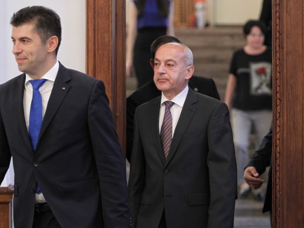 Снимка: Димитър Кьосемарлиев, Dnes.bgСлужебният премиер Гълъб Донев и министрите му