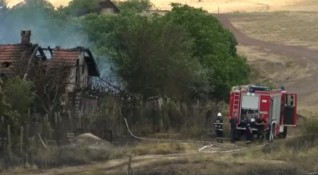 В бургаското село Изворище пламна пореден пожар предаде Три