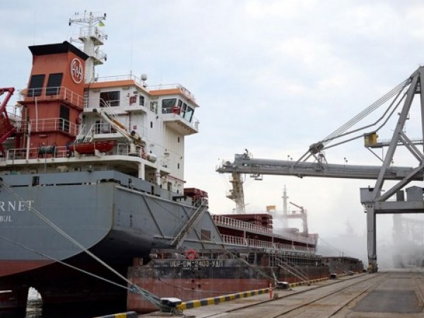 Товарният кораб “Разони”, който вчера сутринта отплава от украинското пристанище