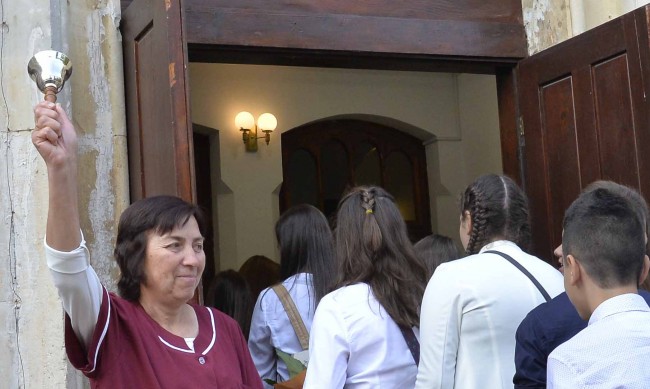 Попълват свободните места за прием в осми клас в София