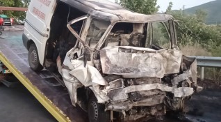 Двамата шофьори на микробуси са сред загиналите при катастрофата край