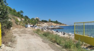 Противопехотна мина беше открита на централния плаж в Царево Районът