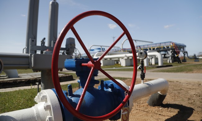 ПП прекратили доставките на "Газпром", за да купуват по-скъпо