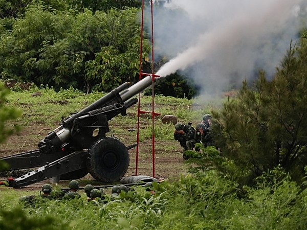 Тайван започна днес да провежда обявени по-рано артилерийски учения на