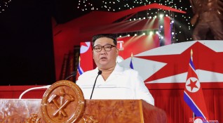 Севернокорейският лидер Ким Чен Ун обяви победа над коронавируса в