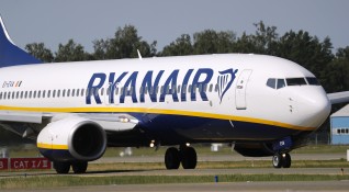 Тежката ситуация в света удари и нискобюджетната авиокомпания Ryanair. От