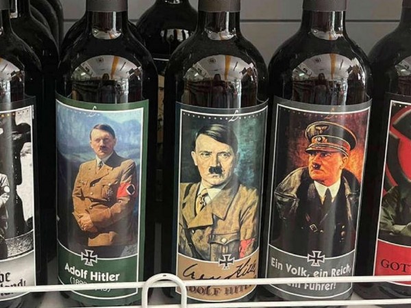 Бутилки за вино с образа на Адолф Хитлер на етикета