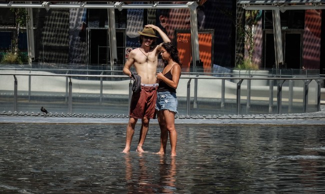 Спряха фонтаните в любим на туристите френски град