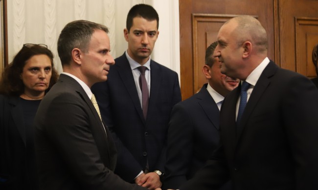 Радев: Газовата връзка между България и Гърция е от геополитическо измерение