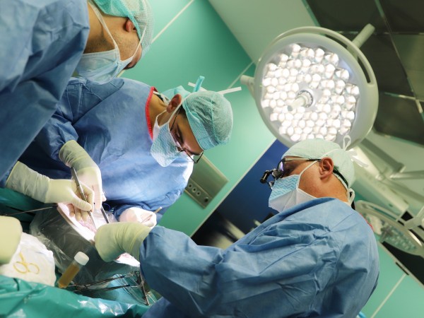Специалисти от Военномедицинска академия (ВМА) извършиха поредна чернодробна трансплантация. Тя