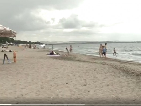 В разгара на летния сезон 9 неохраняеми плажа край Бургас