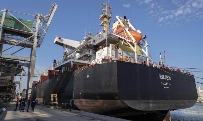 "Рожен" актостира в италианско пристанище с царевица от Украйна