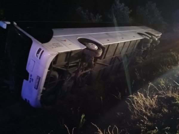 Две от децата, пострадали при снощната катастрофа със сръбски автобус