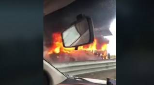 Автобус изгоря напълно на пътя Бургас Ветрен в района