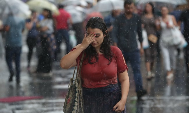 Порои причиниха тежки наводнения в Турция