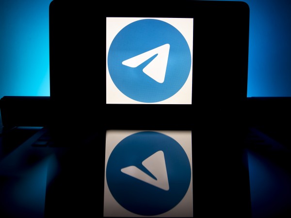 Московски съд наложи глоба на приложенията Telegram и Twitch заради