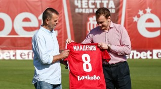Легендата на ЦСКА Стойчо Младенов бе представен като новия оперативен