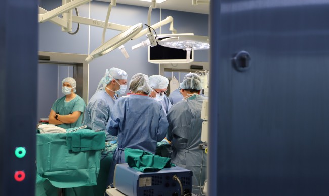Разследват в България схема за незаконни трансплантации