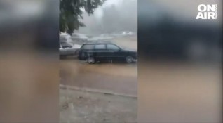Нови бури и проливен дъжд на места в страната Градушка