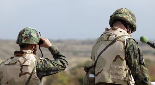 Военнослужещи от Сухопътните войски унищожиха невзривени боеприпаси открити в землището