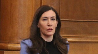 Николина Ангелкова няма да участва в предизборната надпревара Бившият министър