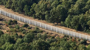 Оградата по границата може да спре животни но не и