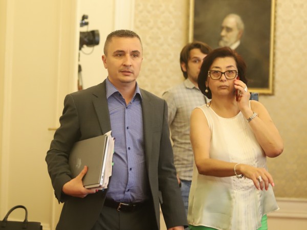 Предходният енергиен министър Александър Николов публикува позиция за моментното състяние