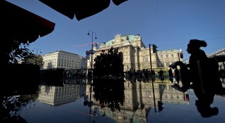 Виена удължава по строгите мерки срещу COVID 19 До 23 октомври остава
