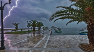 Поредна вълна от лошо време в Гърция По прогнози два