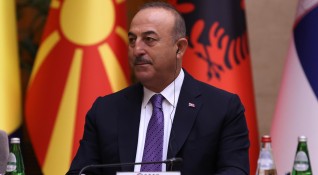 Външният министър на Турция обяви че страната му ще помогне