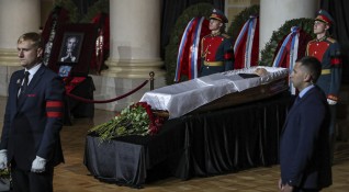 Снимка: БГНЕС/ЕПАТраурната церемония за покойния първи и единствен президент Михаил