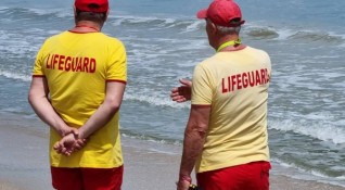 Причината за смъртта на 69 годишния спасител който почина на плажа