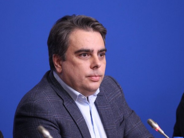 Бившият министър на финансите Асен Василев обвини служебното правителство, че