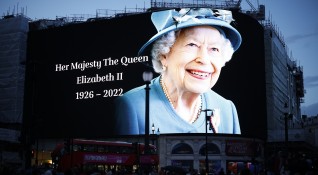 Броени часове след кончината на кралица Елизабет Втора в социалните