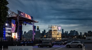 Международният филмов фестивал в Торонто TIFF започна в мрачна атмосфера