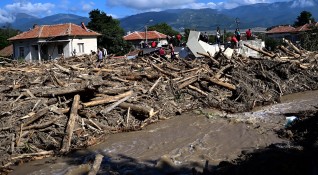 Наводнените карловски села още не могат да се справят с