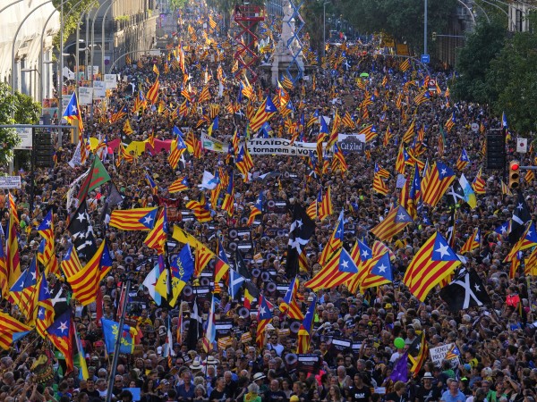 Голям протест на каталунци се състоя в Барселона, съобщи Ел