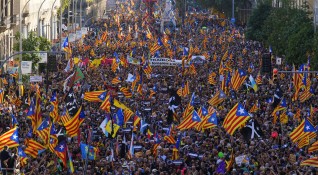 Голям протест на каталунци се състоя в Барселона съобщи Ел