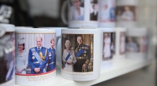 Управлението на британското кралско семейство обхваща 37 поколения и 1209