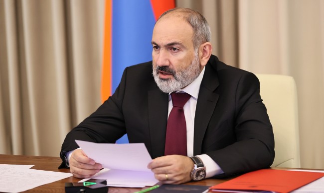 Азeрбайджан нaвлезе в Армения, Ереван поиска помощ от Русия